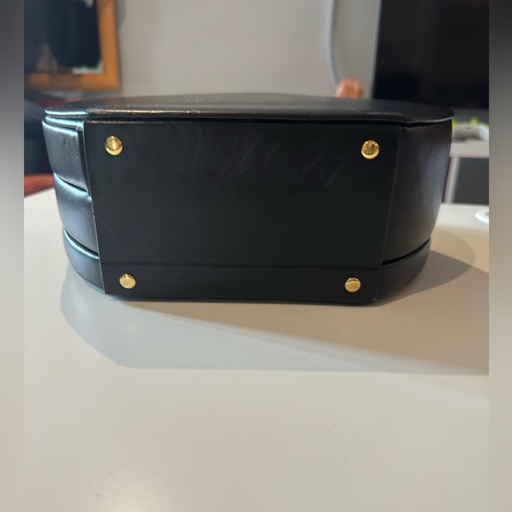 *SOLD* Tuscan Designs Leather Jewellery box - Picture 7 of 10